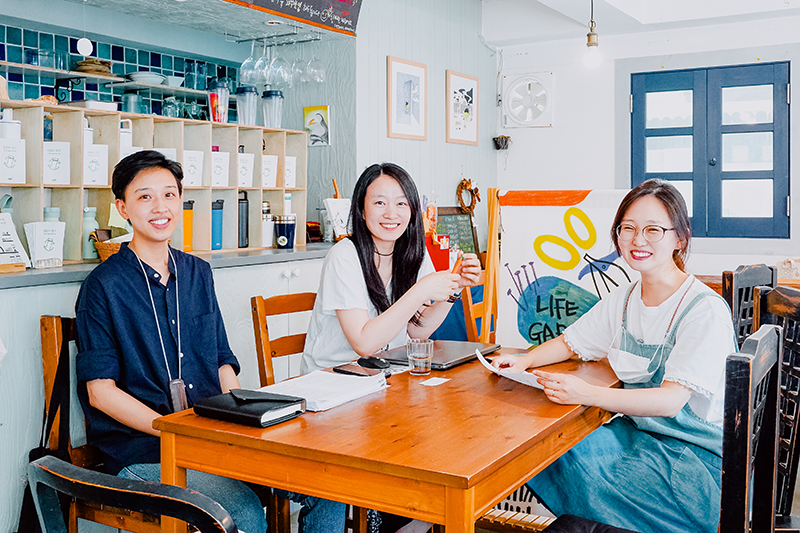 왼쪽부터 플마 김지영, 유다원, 김세영 공동대표