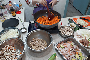 밥상머리에 필요한 식재료는 오색빛 협동조합이 시장에서 직접 엄선한 재료다 ⓒ오색빛 협동조합